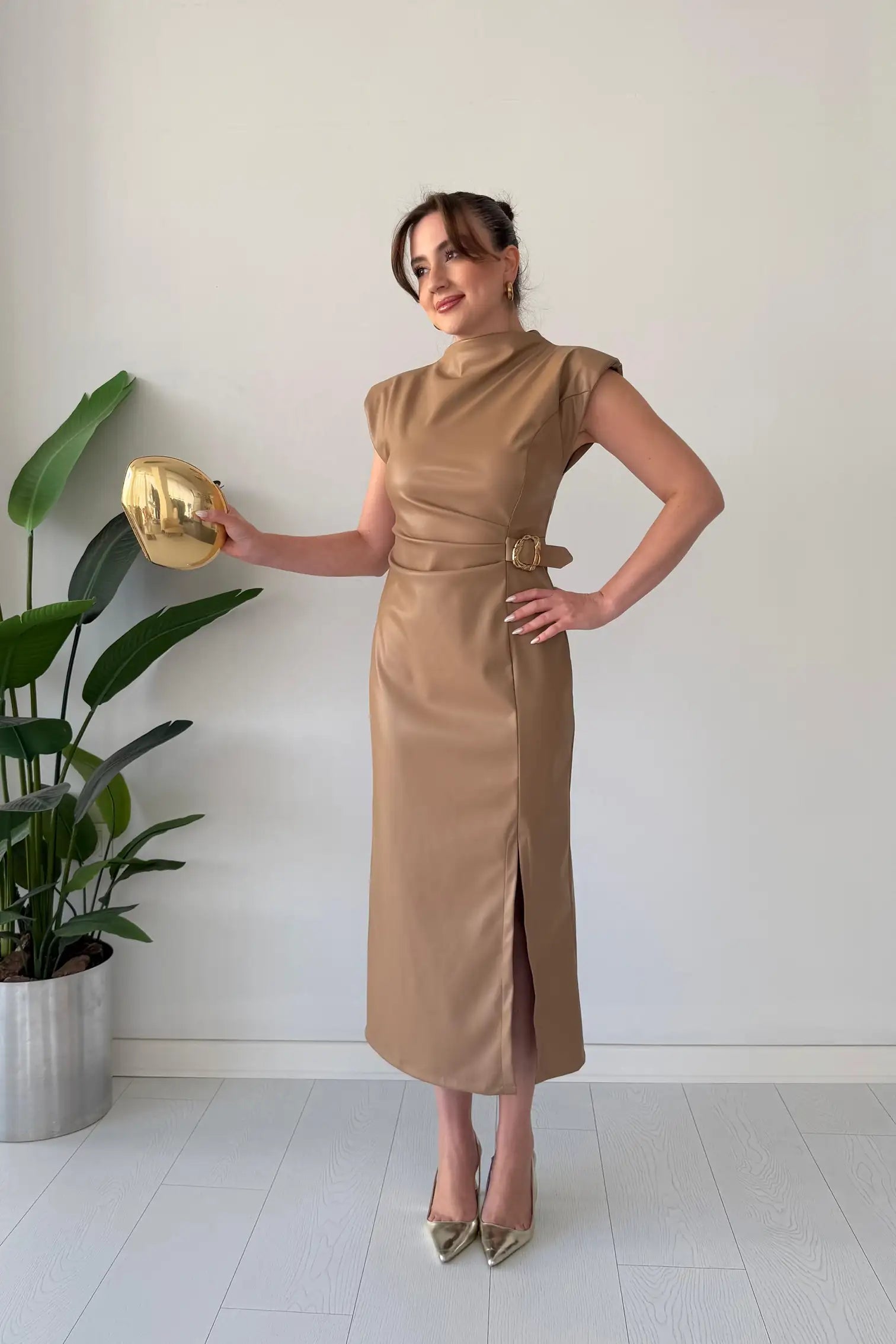 Miłosława™ | Sukienka Midi ze Skóry Ekologicznej z Złotą Klamrą